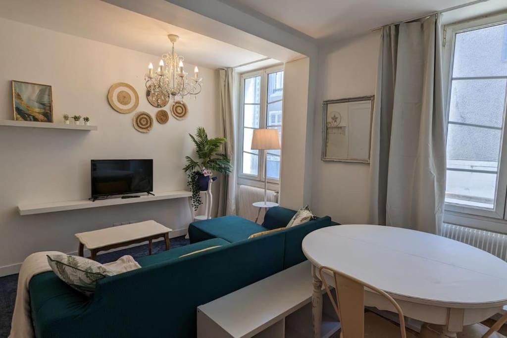 Cosy Queen -3Ch- Centre Ville & Parking Privee - Wifi Haut Debit Pau Esterno foto