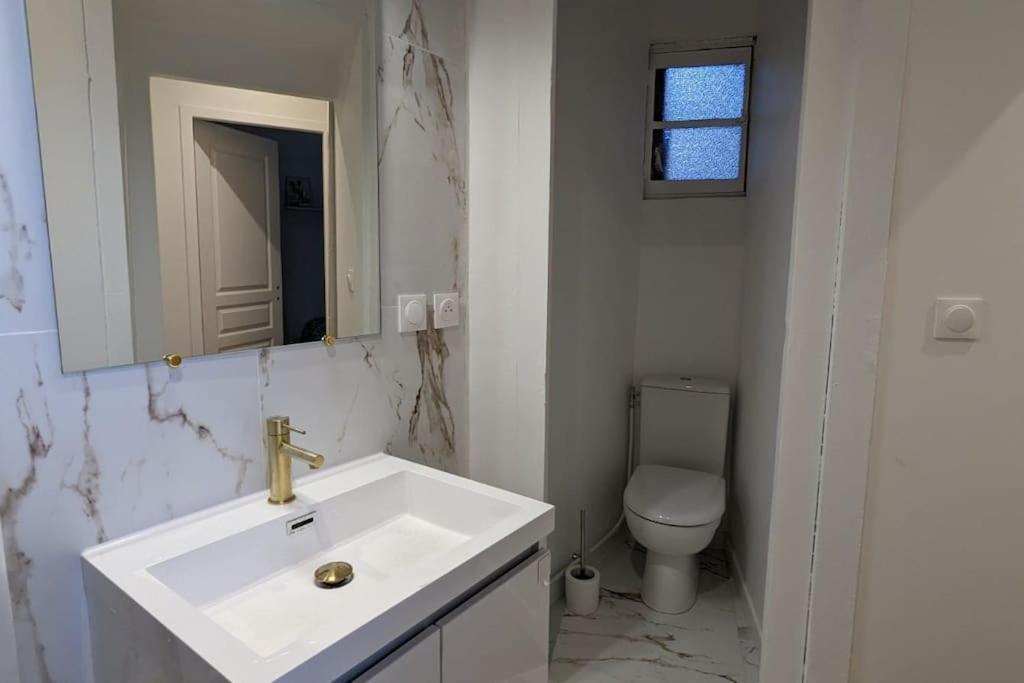 Cosy Queen -3Ch- Centre Ville & Parking Privee - Wifi Haut Debit Pau Esterno foto